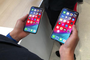 iPhone XS Max sẽ được bán tại Việt Nam từ cuối tháng 10, giá lên đến 43 triệu đồng iPhone XS Max sẽ được bán tại Việt Nam từ cuối tháng 10, giá lên đến 43 triệu đồng