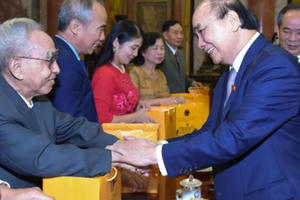 Chủ tịch nước đề nghị các nhà trường chú trọng  “dạy chữ” và “dạy người”