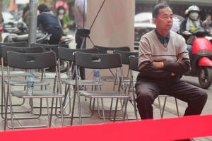 'Phố vàng' Hà Nội không còn cảnh chen lấn, xếp hàng dài ngày Vía Thần tài 2024