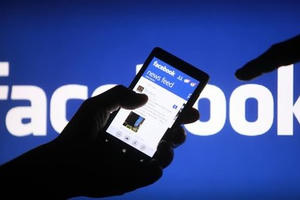 Bản tin Facebook nóng nhất tuần qua: Chửi bới người khác trên facebook có phạm pháp?