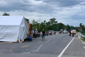 Hà Tĩnh: Va chạm với xe đầu kéo, nữ giáo viên tử vong tại chỗ