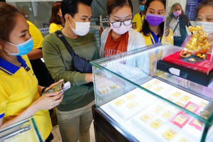 Mua vàng ngày vía Thần tài: Nên mua ở đâu, mua nhiều hay ít?