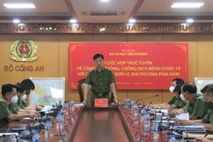 Nêu cao tinh thần tận tuỵ, xả thân cống hiến vì nhiệm vụ thiêng liêng Nêu cao tinh thần tận tuỵ, xả thân cống hiến vì nhiệm vụ thiêng liêng