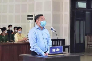 Ép ký khống giấy nợ để chiếm đoạt 50 tỷ đồng