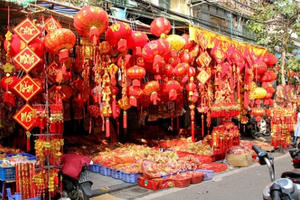 Phố Hàng Mã lung linh ngày áp Tết