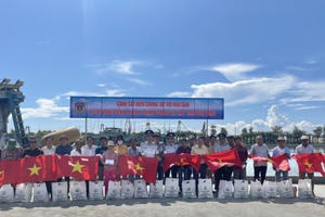 Bà Rịa - Vũng Tàu: Cảnh sát biển đồng hành cùng ngư dân bám biển