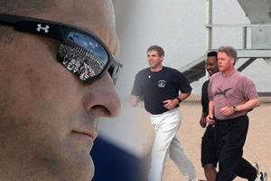 Từ đội "siêu mật vụ" tháp tùng bà Obama chạy bộ cho tới năng lực bậc nhất của vệ sĩ các đời TT Mỹ Từ đội "siêu mật vụ" tháp tùng bà Obama chạy bộ cho tới năng lực bậc nhất của vệ sĩ các đời TT Mỹ