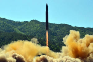 Triều Tiên phóng liên tiếp tên lửa về phía biển