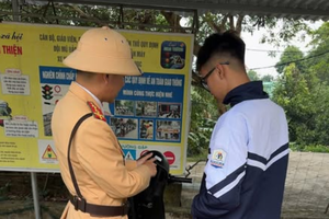Đồng loạt kiểm tra, xử lý chuyên đề vi phạm ATGT đối với học sinh và phụ huynh