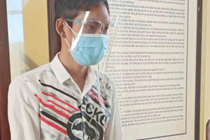 1 năm tù vì chống đối người thi hành công vụ trong khu cách ly