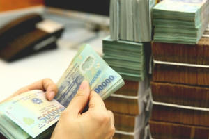 Tin kinh tế 6AM: Hàng tỷ USD đổ lên sàn, hồi hộp chờ cơn sóng mới; Giá nhà liền thổ ở TPHCM tăng 15%