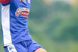 Các đội bóng V-League làm gì khi giải đấu hoãn vì dịch Covid-19?