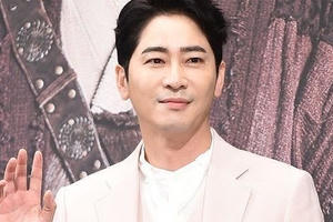 Kang Ji Hwan thừa nhận mọi cáo buộc trong vụ tấn công tình dục