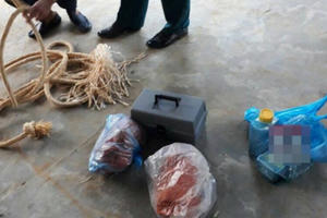 Lào Cai: Mất 7.000 đồng, mẹ bắt 2 con trai tự tử