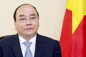 Thủ tướng Nguyễn Xuân Phúc lên đường sang Lào tham dự Hội nghị Cấp cao ASEAN