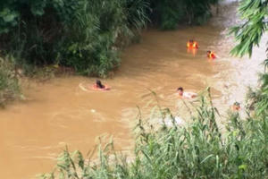 Kon Tum: Cô gái trẻ bị lũ cuốn trôi dẫn đến tử vong