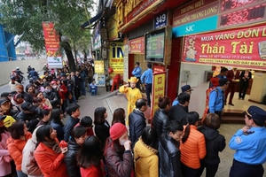 Kinh nghiệm mua vàng ngày vía Thần Tài để may mắn, tài lộc rủng rỉnh cả năm Kinh nghiệm mua vàng ngày vía Thần Tài để may mắn, tài lộc rủng rỉnh cả năm