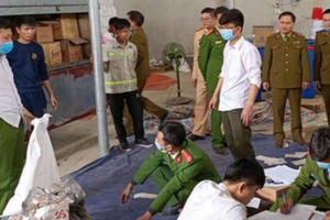 Phát hiện kho nghi sản xuất hàng giả số lượng lớn tại Thanh Hóa