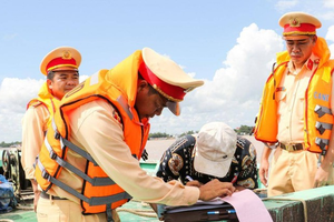 Quy định quy trình tuần tra, kiểm soát và xử lý vi phạm hành chính của Cảnh sát đường thủy
