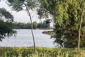 Cán bộ Công an tỉnh Bắc Giang kịp thời cứu sống cháu bé 8 tuổi bị đuối nước