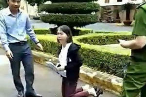 UBND tỉnh Đắk Lắk trả lời vụ việc “cô giáo quỳ gối” UBND tỉnh Đắk Lắk trả lời vụ việc “cô giáo quỳ gối”