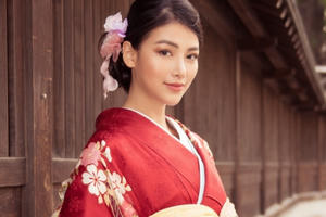 Diện kimono giá 200 triệu, Phương Khánh nổi bật tại phố Nhật Bản