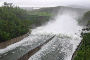 Hơn 5.300 hộ dân Hà Tĩnh vẫn bị ngập lụt, 18.464 học sinh buộc phải nghỉ học