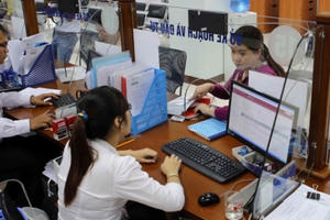 Slide - Điểm tin thị trường: Từ năm 2021, Nhà nước không can thiệp tiền lương doanh nghiệp Slide - Điểm tin thị trường: Từ năm 2021, Nhà nước không can thiệp tiền lương doanh nghiệp