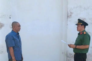 Khởi tố đối tượng “Tổ chức cho người khác xuất cảnh trái phép”