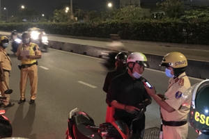 TP HCM: Tổ công tác 363 cấp cứu người bị TNGT khi đang thực hiện nhiệm vụ