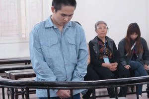 Đổ xăng đốt vợ vì muốn “hủy hoại nhan sắc”