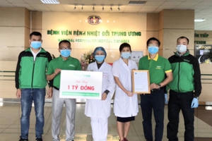 Nutifood trao tặng hơn 5 tỷ đồng cho các bệnh viện tuyến đầu chống dịch Covid-19