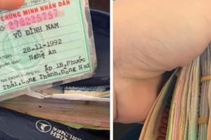 Nữ nhân viên bán hàng trả lại chiếc túi chứa hơn 40 triệu đồng cho người đánh rơi