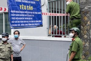 “Trận chiến kỳ lạ” có tên COVID