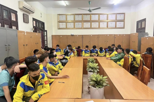 Hà Nội: Tạm giữ 14 xe ôm công nghệ tụ tập, gây mất an ninh trật tự