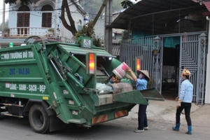 Hà Nội 'mạnh tay' xử lý xe vận chuyển rác gây ô nhiễm môi trường, ùn tắc đường