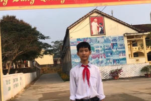 Cậu học trò nghèo nhặt được tiền lập tức nhờ người thông báo để trả lại