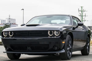 Khám phá "xe cơ bắp" Dodge Challenger GT bản 2021 đầu tiên về Việt Nam