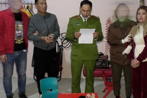 Xây tường rào cao, lắp camera để... bán ma túy