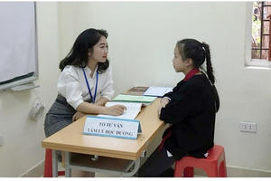 Hướng dẫn xếp lương viên chức tư vấn học sinh trong trường học