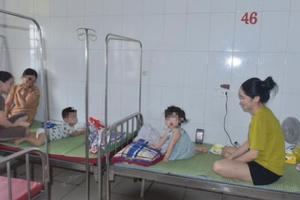 Hà Tĩnh: Nhiều trẻ mầm non nhập viện nghi do ngộ độc thực phẩm
