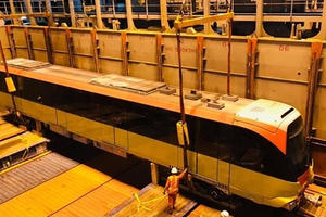 Đoàn tàu thứ 9 tuyến đường sắt đô thị Nhổn - Ga Hà Nội đã về đến Thủ đô