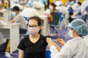 Ngày 19/9, số ca nhiễm Covid-19 vẫn trên 10.000 người