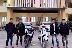 Ngăn chặn nhóm đối tượng mang hung khí đi trả thù bất thành, tìm người đi đường để chém