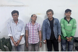 Bắt khẩn cấp 4 tài xế hỗn chiến bằng hung khí trước Bệnh viện