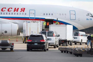 Máy bay đưa 35 nhà ngoại giao Nga bị trục xuất khỏi Mỹ đã về Moscow