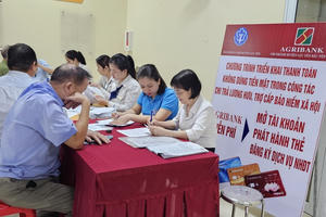 BHXH tỉnh Yên Bái: Các giải pháp phát triển thanh toán lương hưu, trợ cấp BHXH không dùng tiền mặt