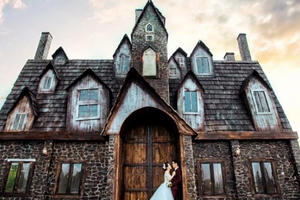 Bản tin Bất động sản Plus: Phim trường Santorini Park vẫn chưa bị phá dỡ