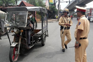 Hà Nội bác thông tin “xóa sổ” xe ba bánh