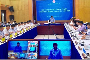 Tiếp tục thực hiện kiểm soát dịch và phục hồi nền kinh tế ở mức hợp lý